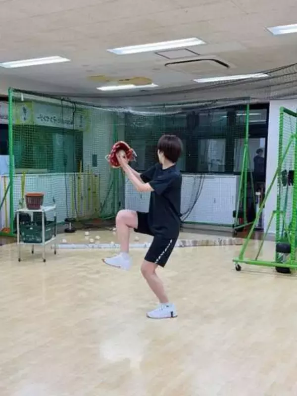 「サウスポーだったんやー」夫は元野球選手…〝猛特訓〟人生初の始球式の上田まりえに反響「さすが野球のまりえ」「もうちょっとでノーバンやん」