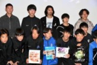 堅守アビスパ福岡が県民の健康守る　アビスパ福岡4選手が小中高生に栄養講習　けが防止へ「小さいころから意識して」