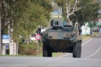 「間違いが3つ隠れています」自衛隊クイズに反響「小さすぎて気が付かなかった」「運転席に何かが座ってる」