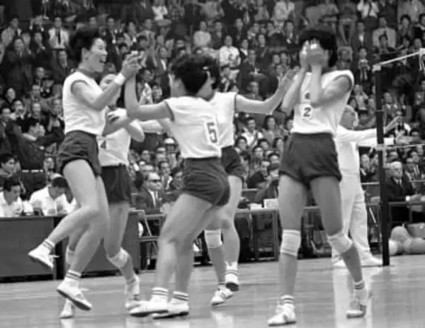 「東洋の魔女」〝力強い85歳〟半田百合子さん近影に「お元気そうで」「凄く若々しい…」と反響！斎藤真由美さんと2ショット