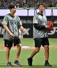 「スポーツを通して防災を」熊本地震被災のサッカー元代表・巻誠一郎さん　復興願いソフトバンク戦で和田毅氏とセレモニアルピッチ