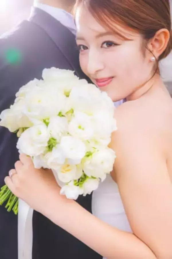 「嬉しさがシンクロしてる」双子の妹に突然の結婚告白…〝号泣〟姿が話題「双子の絆ってすごい」「妹さんの涙は最高の〝おめでとう〟ですね」の声