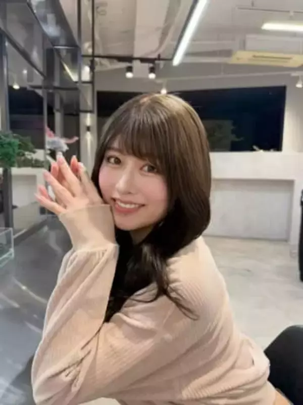 「えぐいって」〝ムチムチ見返り〟ちとせよしの「お気に入りの1枚」が大反響「素晴らしい曲線美」「筋トレファイト」