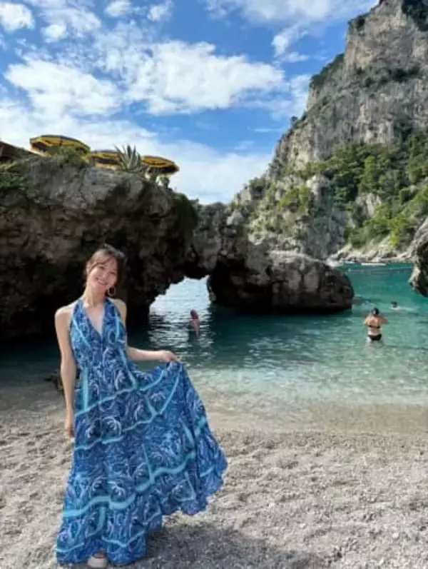 「すっぴんむくむく丸」32歳フリーアナ、チューブトップで汗だくサウナショット「スタイル良くてめちゃ反則」