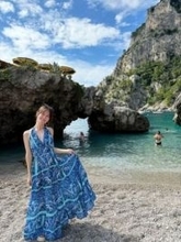 「すっぴんむくむく丸」32歳フリーアナ、チューブトップで汗だくサウナショット「スタイル良くてめちゃ反則」