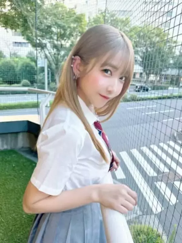 「よく事務所が許可したな」天羽希純〝袋とじ〟告知に大反響「おー！」「まさかの」