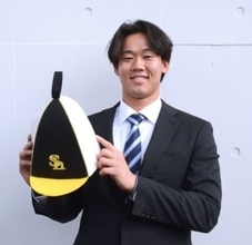 ソフトバンク仕様のサウナハット持参　ドラ2ルーキー稲川竜汰が入寮　年末にストラックアウトでパーフェクト達成しゲット