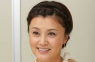 「さすが紀香さま」藤原紀香〝54歳のデコルテ全開〟大胆ゴージャスドレス姿に「たまんないね」「ため息」の声