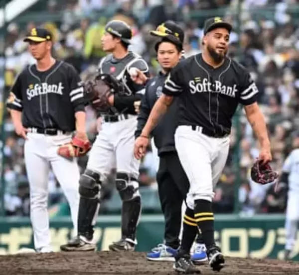 イニング途中でまさかのKO　ソフトバンクのヘルナンデス、甲子園で大荒れ3失点　2四球、2球連続暴投も