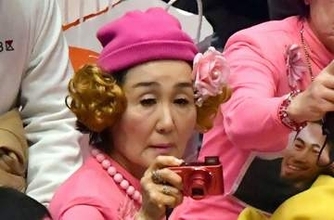 「周りに頼れる人や、親戚は居ないのかな…」78歳・林家パー子〝車椅子姿〟の近影に心配の声「カメラで撮影してる場合では…」「思ってたより元気そうだった」
