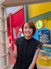 「痒そう…」「ちょっとおーこれは…」夫は人気芸人…〝透け透けふわふわニット〟元フジアナ中村仁美47歳に「若く見える。40代には見えない」の声