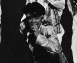 人気芸人の妻を〝熱烈ハグ〟諸星和己の2ショットに反響続々「遊ぼうよパラダイス顔してますね」「テンションやばいですな」