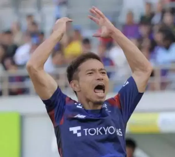 「ブラボー！」「まじで異次元だよな」唯一の昭和生まれ…5大会連続出場の長友佑都に祝福続々　気になる髪色は…？【サッカーW杯】