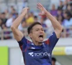 「ブラボー！」「まじで異次元だよな」唯一の昭和生まれ…5大会連続出場の長友佑都に祝福続々　気になる髪色は…？【サッカーW杯】