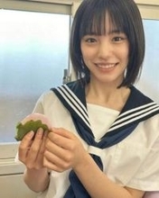 「出てるよ」當真あみ〝大股開き〟ショットに反響「すんごい」「スピニングバードキック」