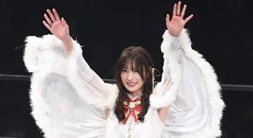 「見えとる笑」〝ゴージャス2ショット〟赤井沙希＆山中絵里奈にツッコミも「朝から元気出た！！！！」「ヨガで鍛えたスタイルがすごい」