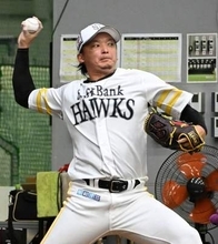 ソフトバンク東浜巨が離脱後初めて座った捕手に投球、右肩の違和感でリハビリ調整