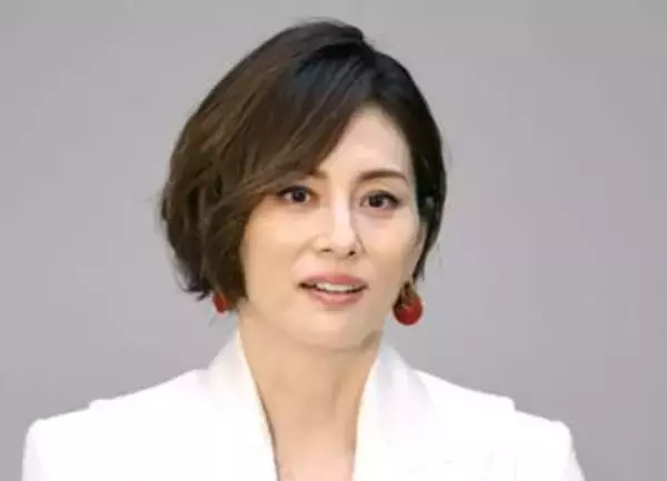 「50代ですごい」米倉涼子〝大開脚ショット〟に反響続々「思わず魅入って」「どこを切り取ってもカッコ良すぎ」