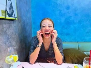 第2子出産から4年...プールサイドで優雅にシャンパン〝母娘ショット〟公開のあびる優に反響「もう40歳なの」「美魔女だ」