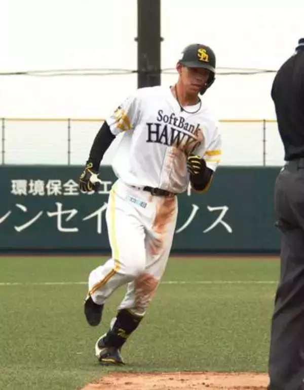 ソフトバンクドラ5の髙橋隆慶、母の前で公式戦初本塁打「初心に返ったバッティング」斉藤2軍監督「会心の当たり」