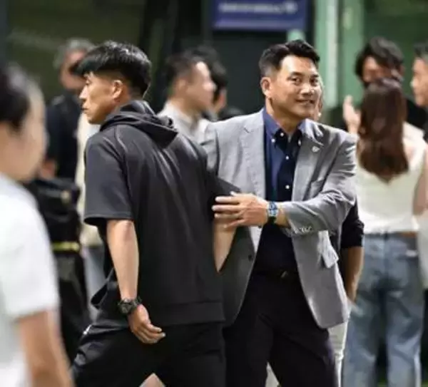 侍ジャパンの井口監督がソフトバンク―ロッテ戦を視察　WBC日本代表率いた王会長、小久保監督らにあいさつ　「終わった時にやって良かったなと」