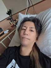 難病〝大腿骨頭壊死症〟手術から12日〝ステージ復帰〟ショット披露の石月努に反響「最速の男」「想いの強さと歌う姿に勇気をもらいました」