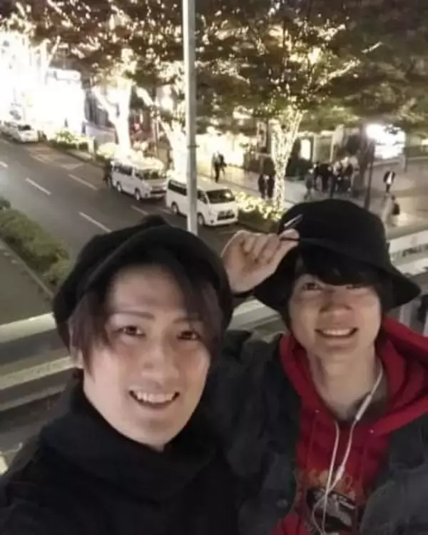 同級生は山田涼介、神木隆之介、志田未来…〝雰囲気ガラリ〟31歳歌舞伎俳優〝決め顔ドライブ〟ショットに「これは反則」「新たな魅力の隼人さん」の声