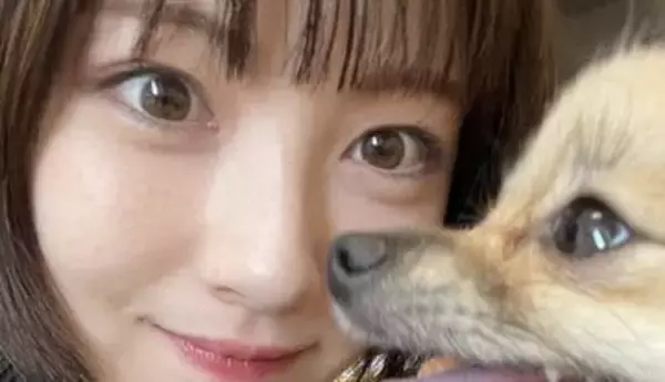 「いつもと違う」雰囲気ガラリ！浜辺美波の最新ビジュアルにSNS騒然「頬がスッキリ」「最近どんどん…」