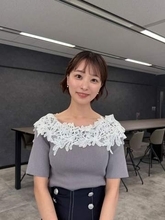 「もっと大きいと思ってた」〝Tシャツのびのび〟お天気お姉さん・今井春花に「そんな小さいの？」「埋もれてる」女性アナと仲良し4ショット