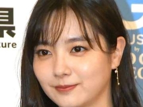 「初めてみた」「悶える…」夫はロケバス運転手…新川優愛〝ミニスカ姿〟に「旦那さんが羨ましい」「心が和む」「今が良いなぁ」の声