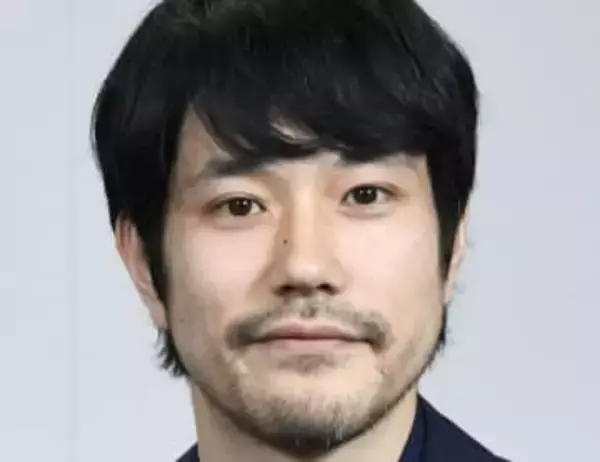 「色っぽい」松山ケンイチ、俳優仲間へ誕プレ〝異性化した僕〟画像に「誘惑されないでね」「めんこい」「メロメロかも」の声