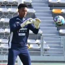 「今までと同じでは成果は出ない」　GKオビ・パウエル・オビンナ、強豪から飛躍を期して新天地へ【J1アビスパ新戦力紹介⑤】