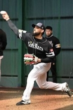 「最初にしてはよかったと思う」守護神返り咲き狙うソフトバンクのロベルト・オスナが今キャンプ初ブルペン投球に満足