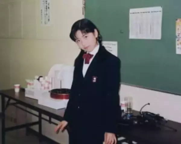 金八先生〝学級委員長〟の祖父は名門大学名誉教授、母は70年代彩る清純派女優…松下恵の親子ショットに「これは必見」「懐かしい」