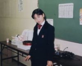 金八先生〝学級委員長〟の祖父は名門大学名誉教授、母は70年代彩る清純派女優…松下恵の親子ショットに「これは必見」「懐かしい」