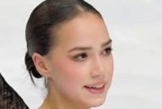 「え？まだ23歳なの⁉⁉」金メダル獲得から8年、ザギトワ突然の〝激変〟に「完全に大人女子!」「何が起きたの？」の反響