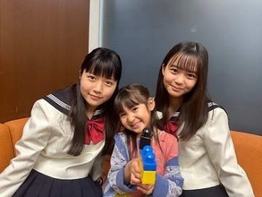 「見覚えがあると思ったら…」朝ドラ・おむすび〝一人二役〟で話題に…〝頼れる先生〟と2ショットの大島美優に「大人になってしまうんだなぁ」の声