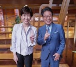 大御所芸人との結婚から21年…2児の母、徳永有美アナ〝ぴったりニット〟姿に「凛としてお綺麗」「語彙力に限界感じます」