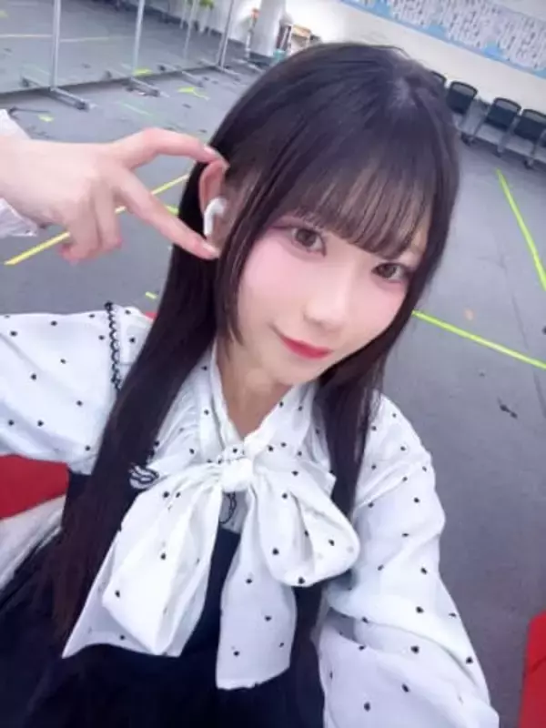 「どうやったらそんな綺麗に入るの⁉」落下したAirPodsが…〝まさかの出来事〟報告のアイドルに反響「サイズぴったり」「これ動くの？」