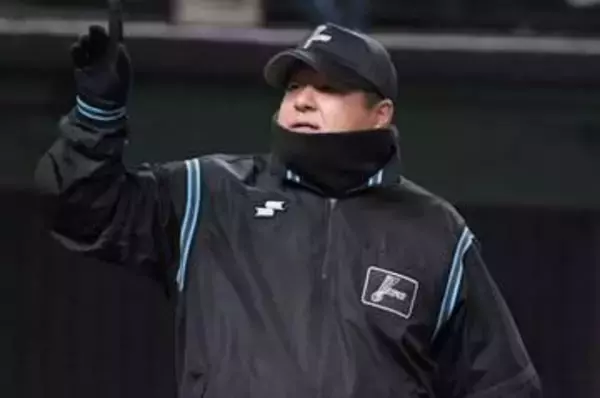 「2000本安打に匹敵する」大記録達成で〝渾身の卍〟披露の敷田直人審判員に脚光「まさにNPBの誇り」「最高の卍が出ましたね」後輩が祝福投稿