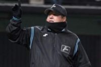 「2000本安打に匹敵する」大記録達成で〝渾身の卍〟披露の敷田直人審判員に脚光「まさにNPBの誇り」「最高の卍が出ましたね」後輩が祝福投稿