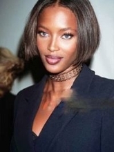 「LA・LA・LA LOVE SONG」から29年、ナオミ・キャンベル〝55歳の現役ウォーク姿〟が話題！「スーパーモデル、カッコいい！」「年を取らない」