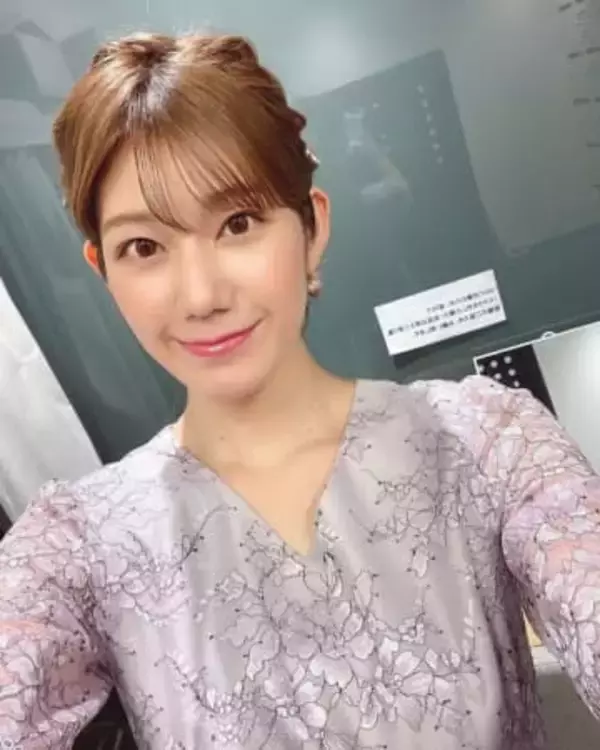 ミニスカOLショット〝美脚マイスター〟グラドル八反美咲に「こんなOLさんいないかね」「似合いますねぇ〜」と反響続々