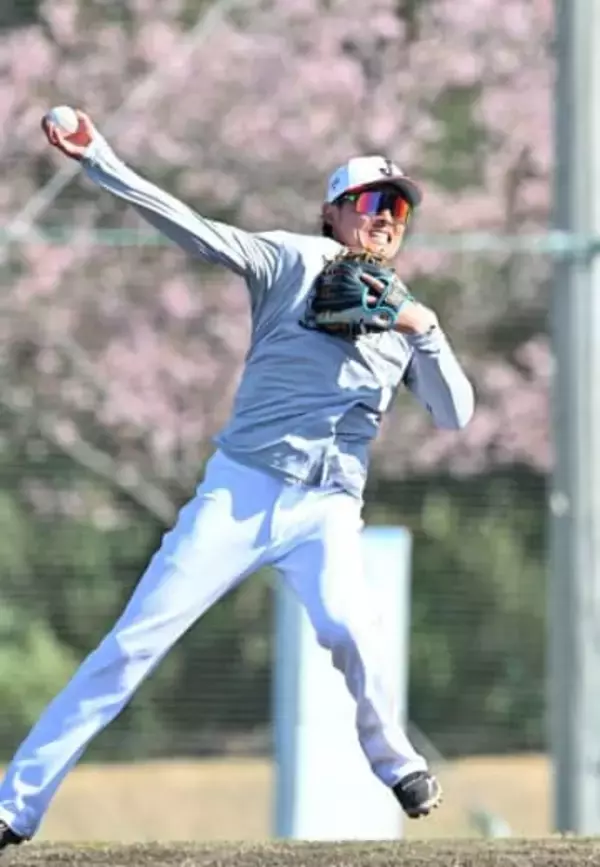 侍ジャパンが初回に5安打で4点奪取一気逆転　源田壮亮は鋭く中前適時打で貴重な4点目【壮行試合】