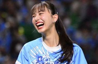 「うぉ！鼻血」井桁弘恵〝仰天〟水着ショットに「おったまげた」「たまらん」