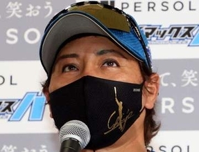 「新庄さん、マスク外してるやん！」試合中〝まさかの素顔〟に…「ヒゲも剃ってるわ！」「珍しい」「久しぶりに見た」日本ハム新庄監督の姿に大反響