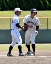 福岡大と北九大が勝って6勝3敗に　1差で久留米大　最終日は16日　その後3校で決定戦も【九州六大学野球】