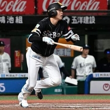 「後輩に負けじと」　母校が13年ぶり甲子園切符つかんだソフトバンク川瀬晃、勝負強さ見せるも勝利にはつながらず
