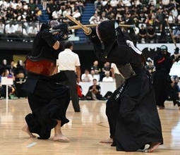 【玉竜旗高校剣道大会　男子】3連覇狙う福岡大大濠　先鋒の森慶輔が10人抜き　最終日へ「この勢いで」