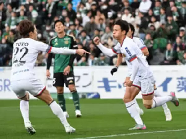 「素晴らしいサポーターに支えられた1年」J3ギラヴァンツ北九州の増本浩平監督がスタンドに感謝　8位で終戦、昇格PO進出はならず